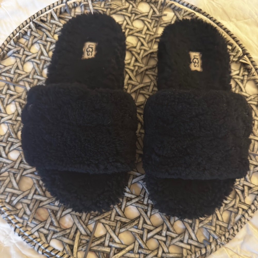 UGG Cozetta Curly Slippers